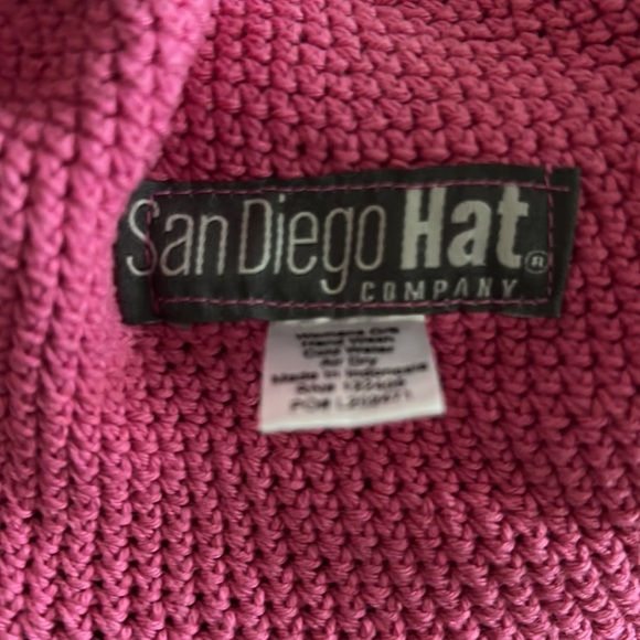 San Diego Hat Crocheted in Hot Pink - Picture 5 of 5